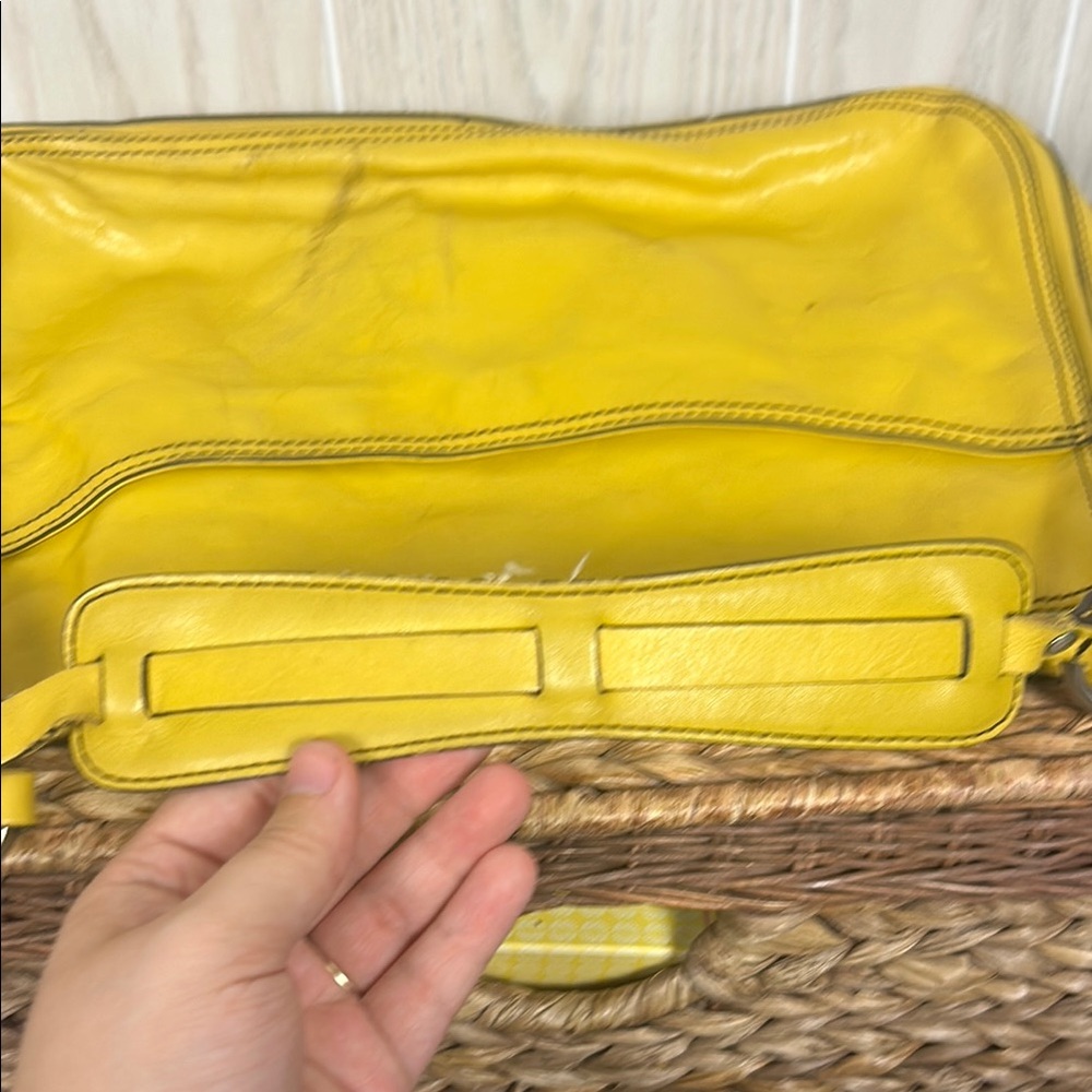 Vintage Hype Yellow Leather Shoulder Bag - Picture 5 of 9